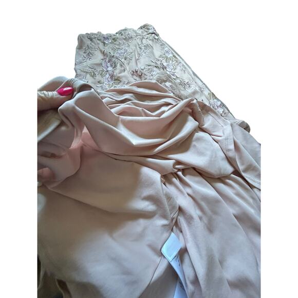 Adrianna Papell Blush Floral Embroidered Halter Gown - Size 12 - Picture 10 of 16